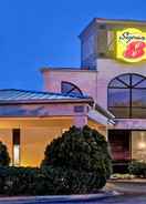 Imej utama Super 8 by Wyndham Huntersville/Charlotte Area