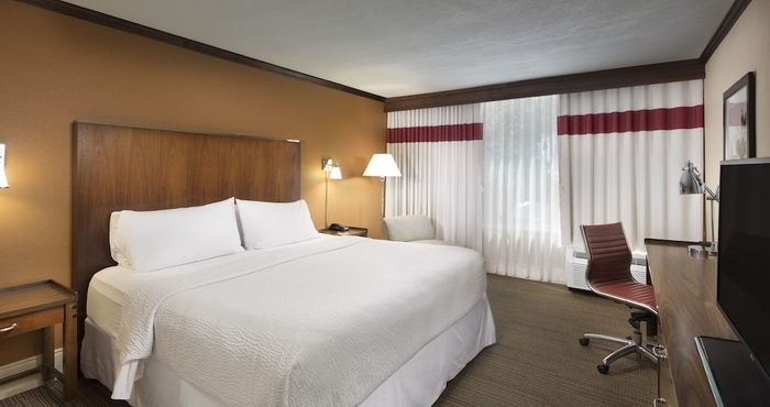 อื่นๆ Four Points by Sheraton Kansas City Airport