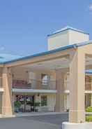 Imej utama Days Inn & Suites by Wyndham Pine Bluff