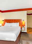 Primary image La Quinta Inn & Suites by Wyndham Raleigh/Durham Southpoint