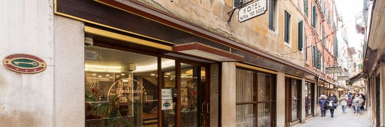 อื่นๆ Hotel Ambassador Tre Rose