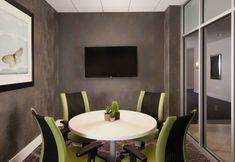 Others 3 Courtyard Miami in Coral Gables by Marriott
