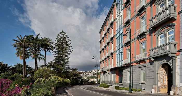 อื่นๆ The Britannique Naples, Curio Collection by Hilton