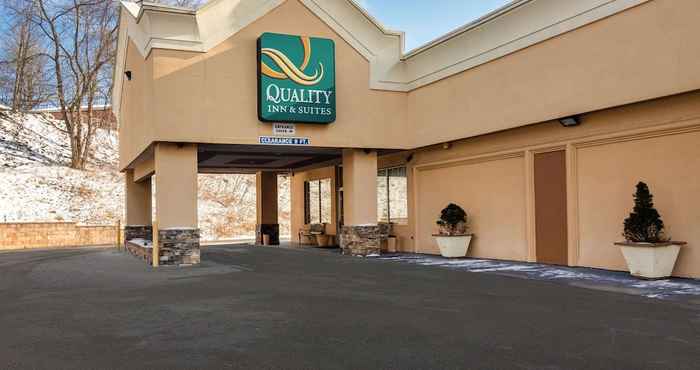 Khác Quality Inn & Suites