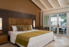 อื่นๆ 2 Island Inn All Inclusive Hotel