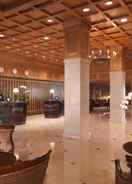 Lobi Radisson Blu Hotel, Dubai Deira Creek