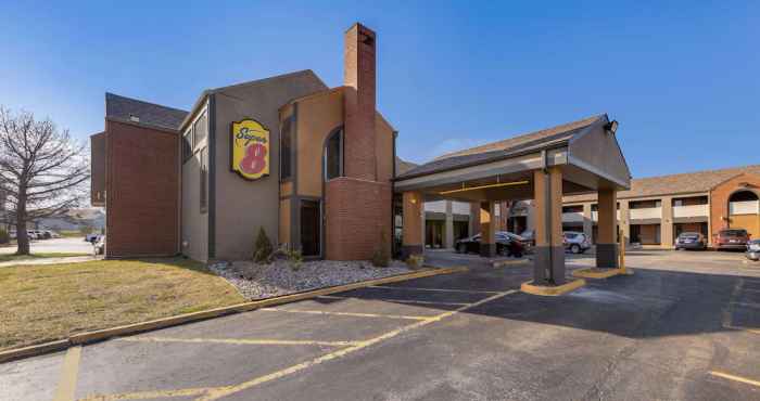 Lainnya Super 8 by Wyndham Kansas City Airport North