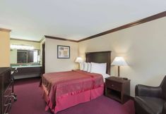 기타 6 Days Inn by Wyndham Auburn