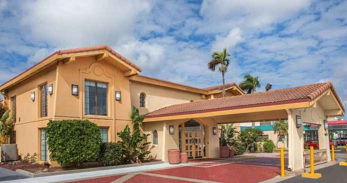 Others La Quinta Inn by Wyndham Fort Myers Central