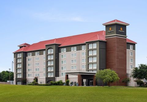 Others La Quinta Inn & Suites by Wyndham Arlington North 6 Flags Dr