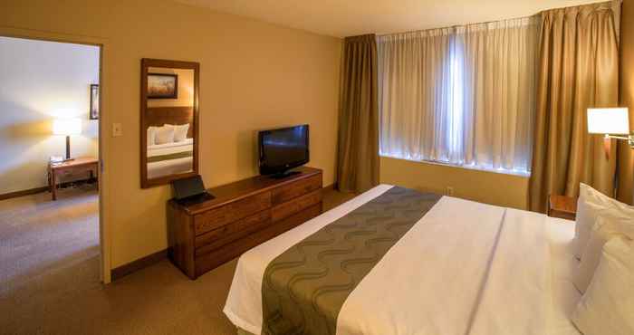 อื่นๆ Quality Inn & Suites P.E. Trudeau Airport