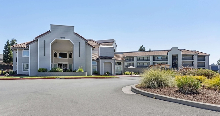 Others Country Inn & Suites by Radisson, Vallejo Napa Valley, CA