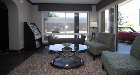 อื่นๆ 2 Eastside Lodge