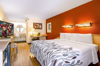 其他 4 Red Roof Inn Utica