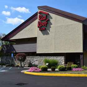 Primary image1尤蒂卡紅屋頂飯店,尤蒂卡大学飯店