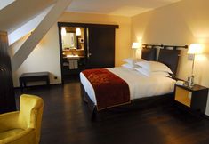 기타 4 Eastwest Hotel by Malone