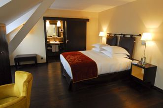 기타 4 Eastwest Hotel by Malone