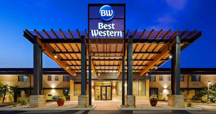 อื่นๆ Best Western West Towne Suites