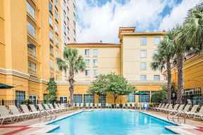 La Quinta Inn & Suites by Wyndham San Antonio Riverwalk