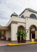 Imej utama Days Inn & Suites by Wyndham Orlando Airport