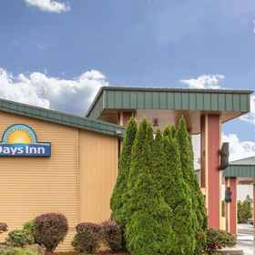 Primary image1Days Inn by Wyndham Black Bear,俄勒冈州博览会馆飯店