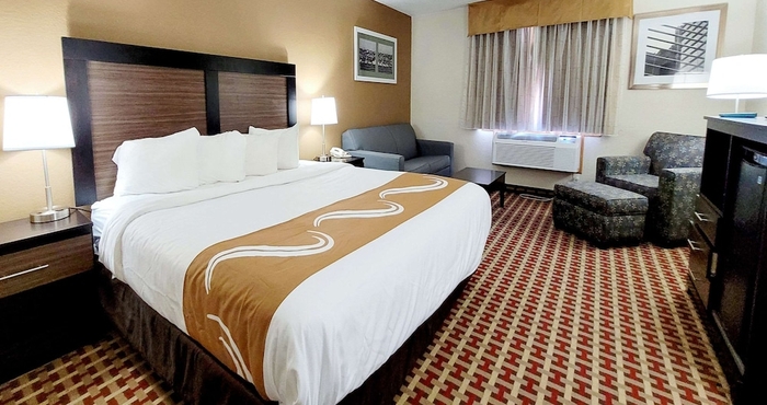 Khác Quality Inn And Suites