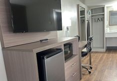 อื่นๆ 7 Whaler Inn and Suites