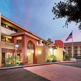 Primary image1千橡市 - 紐伯里公園溫德姆拉昆塔套房飯店,文图拉县飯店