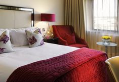 อื่นๆ 5 The Bristol Hotel