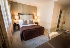 อื่นๆ 7 The Bristol Hotel