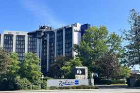 Radisson Blu Vancouver Airport Hotel & Marina