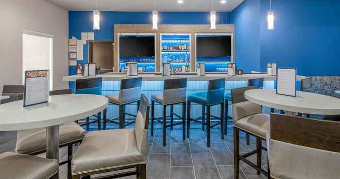 Lainnya Clarion Inn & Suites DFW North