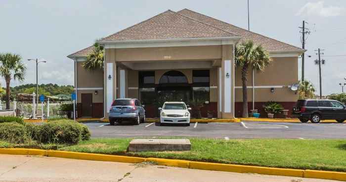 Others Quality Inn & Suites near Coliseum and Hwy 231 North