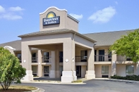 Others Days Inn & Suites by Wyndham Fort Valley