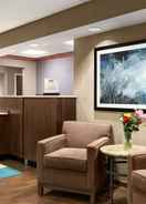 Kawasan tempat duduk lobi Hampton Inn Philadelphia Mt. Laurel