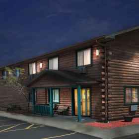 Primary image1提康德羅加溫德姆速 8 飯店,纽约州飯店