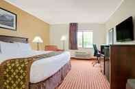 Khác Days Inn & Suites by Wyndham Kansas City South