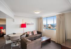 อื่นๆ 6 Mantra on Queen Brisbane