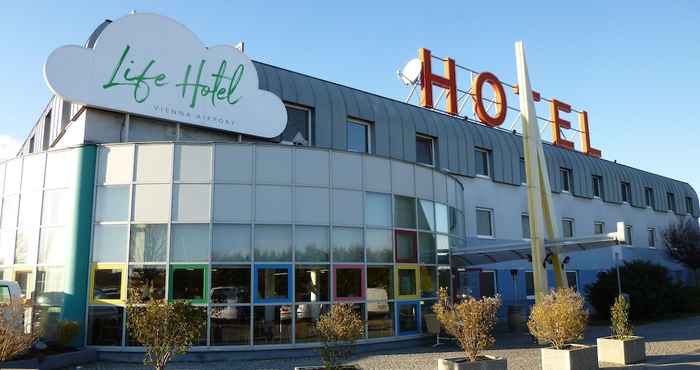 Khác Life Hotel