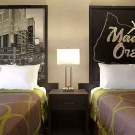 Primary image1Super 8 by Wyndham Portland Airport,摩特诺玛县飯店