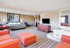 Others 7 Super 8 by Wyndham Roseville/Detroit Area