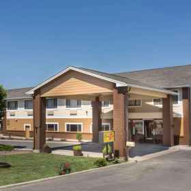 Primary image1Super 8 by Wyndham Baker City,National Historic Oregon Trail Interpretive Center飯店