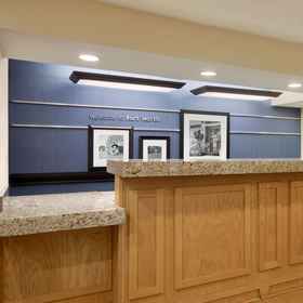 Reception1Hampton Inn Fort Worth Southwest Cityview,鲍尔-埃德尔曼-麦克法兰住宅飯店