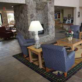 Reception 1 ハンプトン イン & スイーツ チリコシー, シュガーローフ・マウンテン円形劇場 ホテル