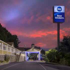 Primary image1貝斯特韋斯特李堡飯店,扬克斯公共图书馆飯店