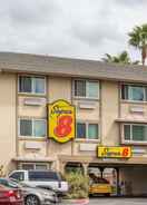 Imej utama Super 8 by Wyndham Sacramento North