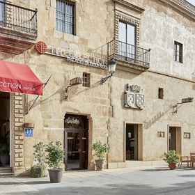 Primary image1NH 系列奧肯多卡塞雷斯宮飯店,洛萨尔德拉韦拉飯店