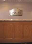 Lobi La Quinta Inn & Suites by Wyndham Omaha Airport Downtown
