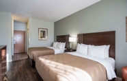 Khác 7 Quality Inn & Suites West