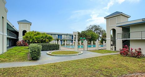 Others 2 Stayable Lakeland